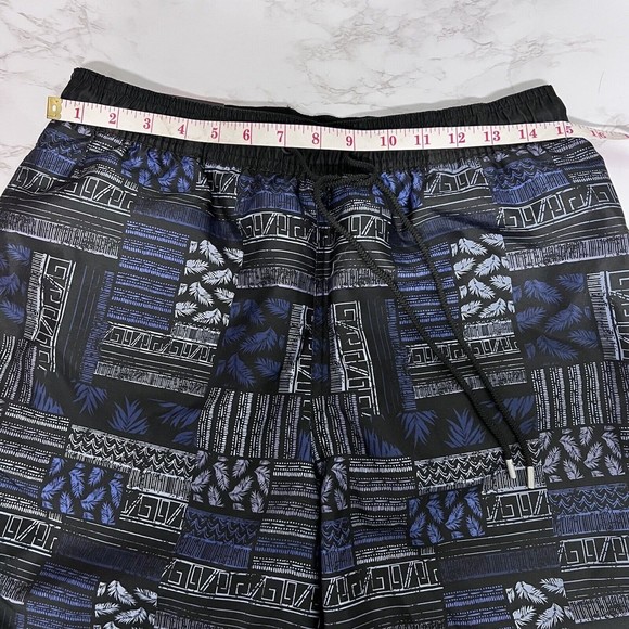 NWT Kirkland Signature Men's Medium Swim Shorts Black Gray Blue Print - Picture 11 of 16